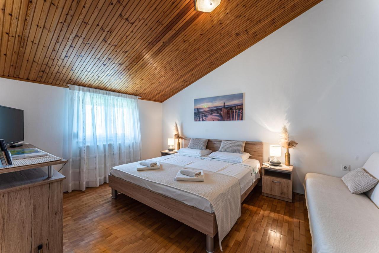 Apartmani Mirela Banjole Buitenkant foto
