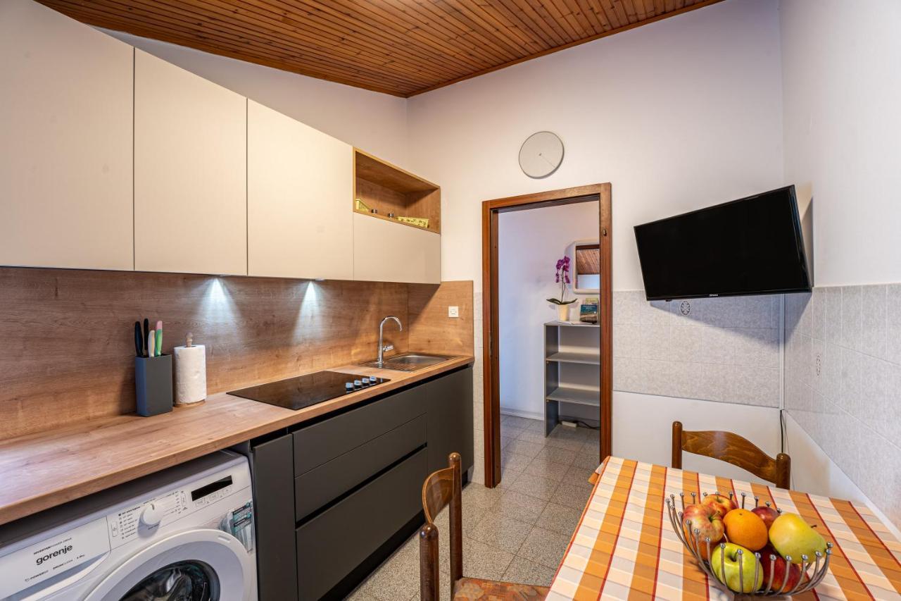 Apartmani Mirela Banjole Buitenkant foto