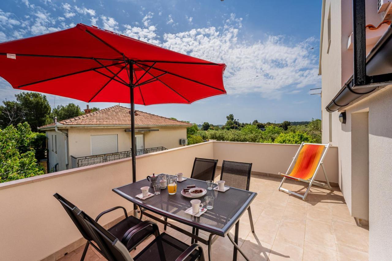 Apartmani Mirela Banjole Buitenkant foto
