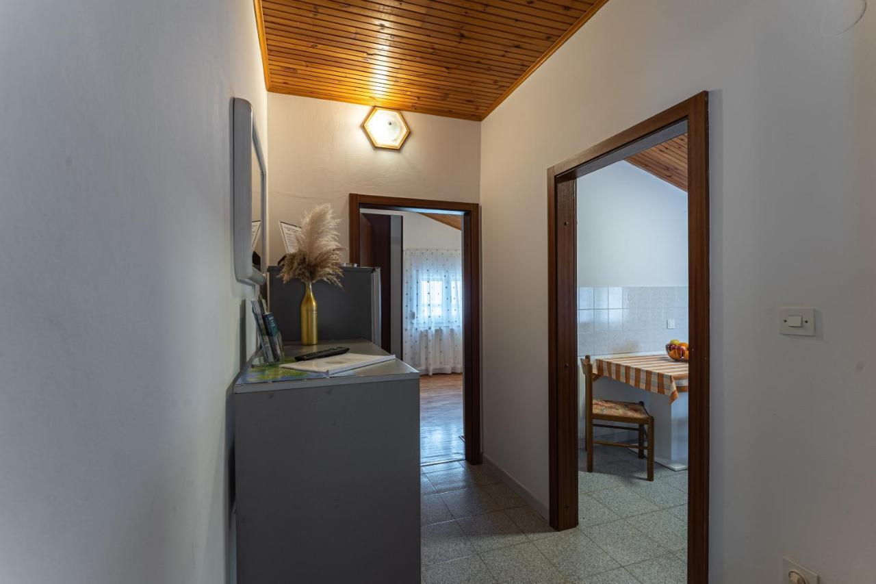 Apartmani Mirela Banjole Buitenkant foto