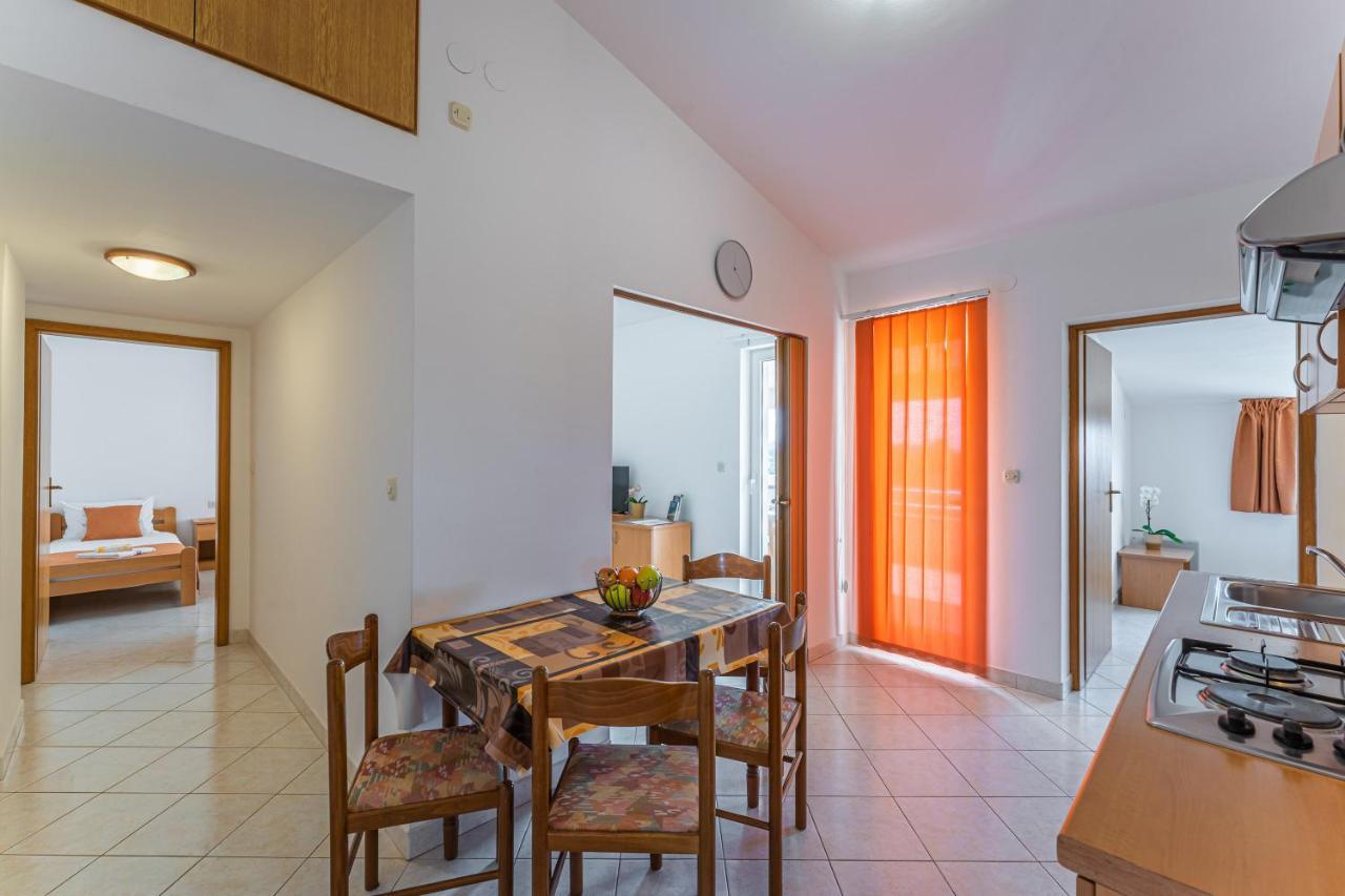 Apartmani Mirela Banjole Buitenkant foto