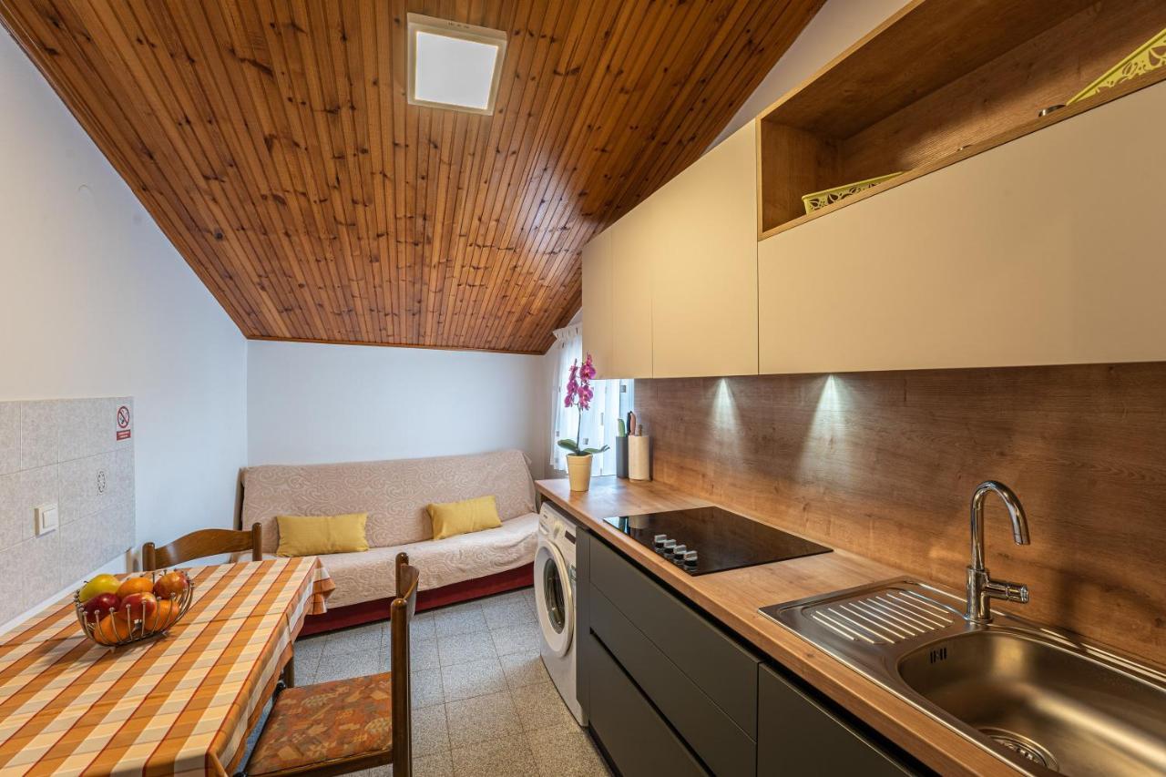 Apartmani Mirela Banjole Buitenkant foto