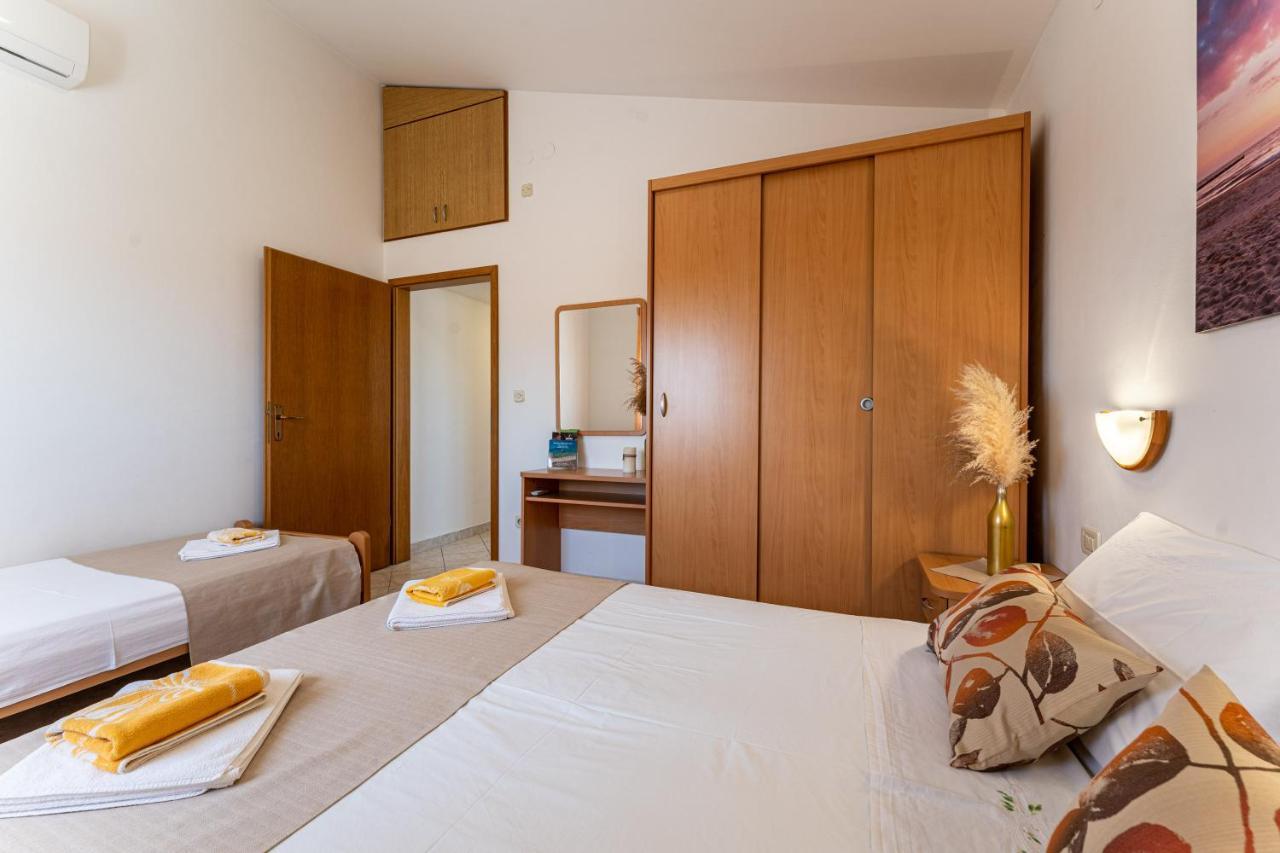 Apartmani Mirela Banjole Buitenkant foto