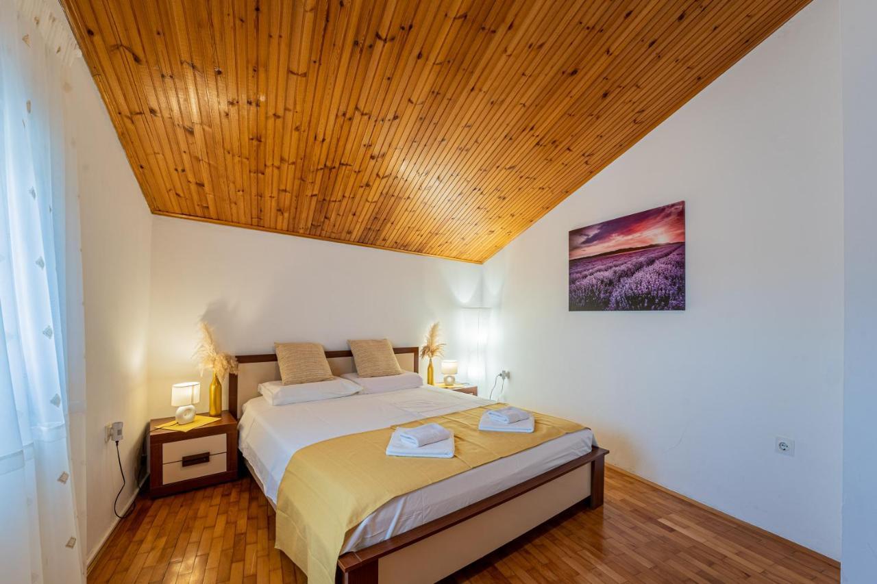 Apartmani Mirela Banjole Buitenkant foto