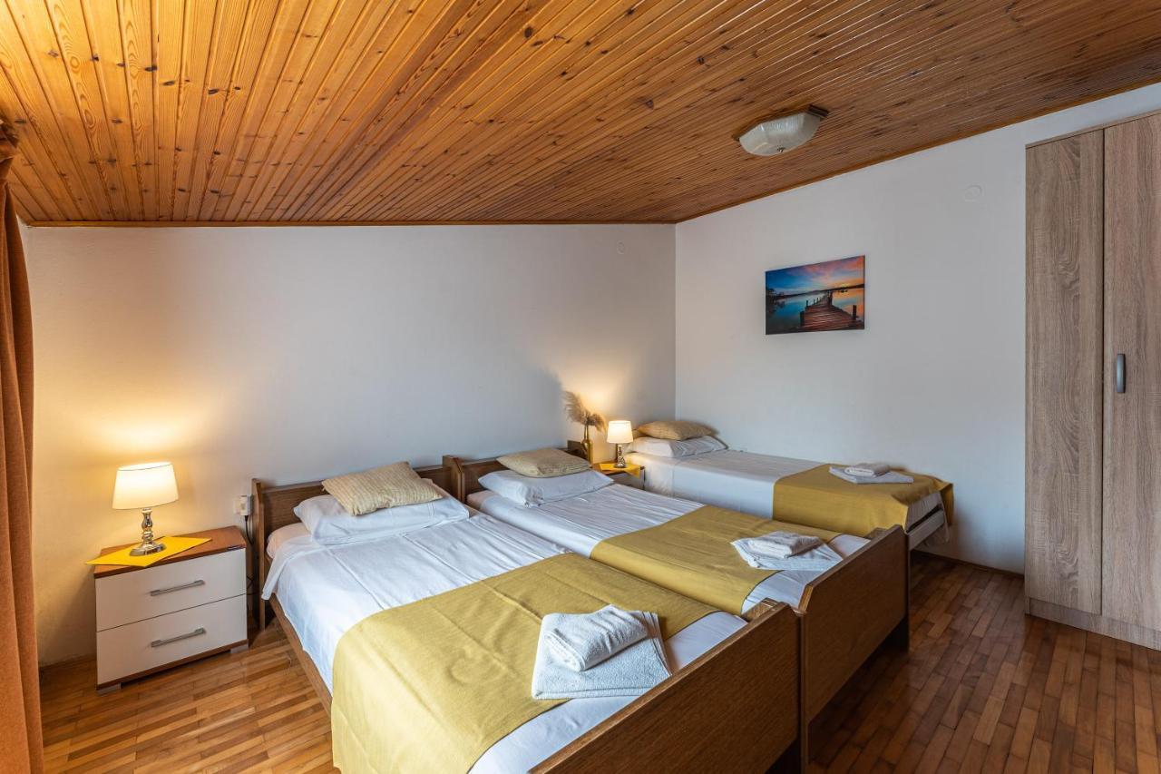 Apartmani Mirela Banjole Buitenkant foto